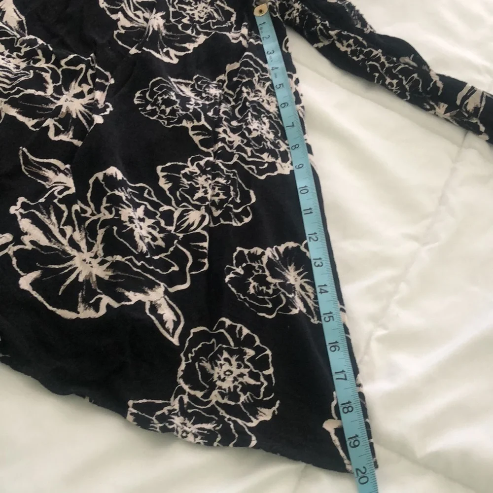 Free People oversized free style high low long sleeve blouse w V-neck front